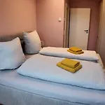 Hillrichshof Apartman *
